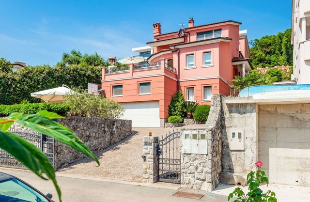 Apartment in Opatija with Seaview, Balcony, Air condition, WIFI (4812-2)