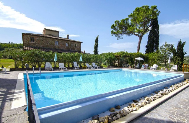 Apartment in Torrita, ground floor, terrace, swimming pool, Wi Fi, up to 4 pers
