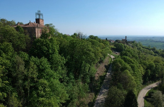 Apartment in the Castle of Robella on the green hills of Monferrato.