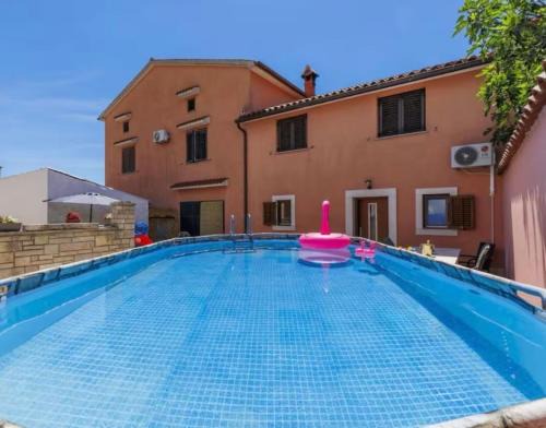 Apartment Karlo, Heated pool, private parking