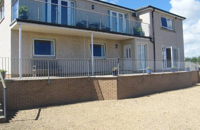 Apartment-Luxury-Ensuite with Shower-Sea View
