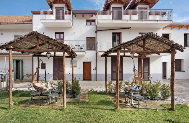 Apartment 'La Dimora Dei Nonni' with Mountain View, Wi-Fi and Air Conditioning