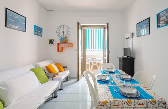 Apartment 'La Playa Rivabella' with Sea View, Balcony and Air Conditioning