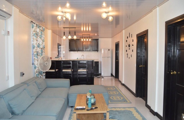 Apartment Luxe Next to Malls Central Location