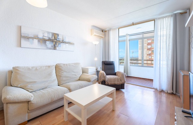 Apartment 'Mabel' with Shared Pool, Wi-Fi and Air Conditioning