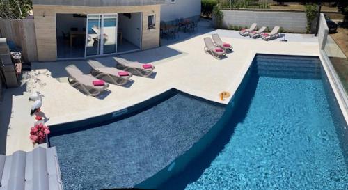 Apartment Maki with new Pool Nin