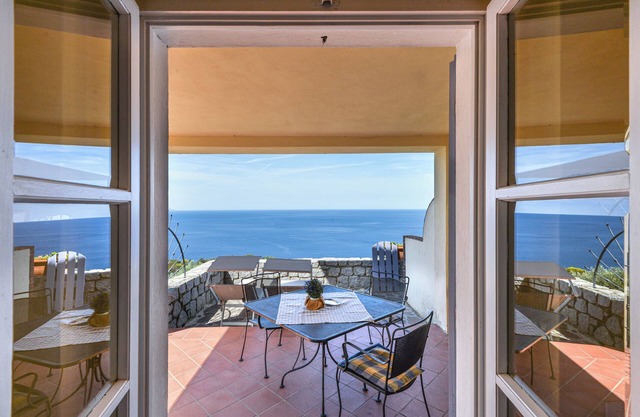 Apartment "Mare e Natura" with Sea View, Private Terraces & Wi-Fi
