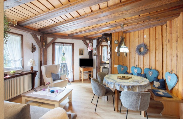 Apartment 'Martinsklause' with Shared Garden, Balcony and Wi-Fi