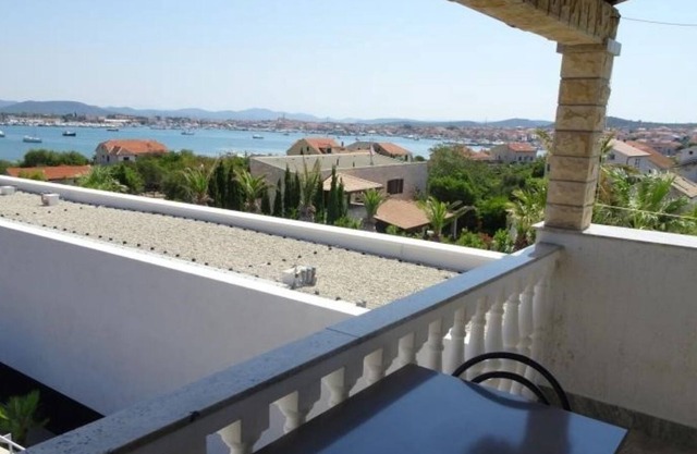 Apartment Nada - 150m from sea : A6 (4+2) - Murter, Island Murter, Croatia