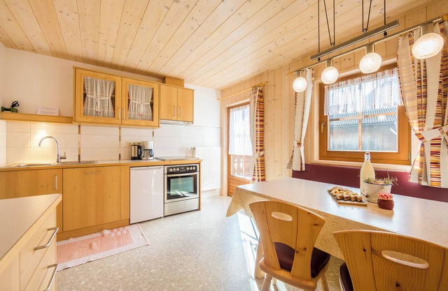 Apartment 'Obermarhof Apt Maraberg' with Mountain View, Shared Garden and Wi-Fi