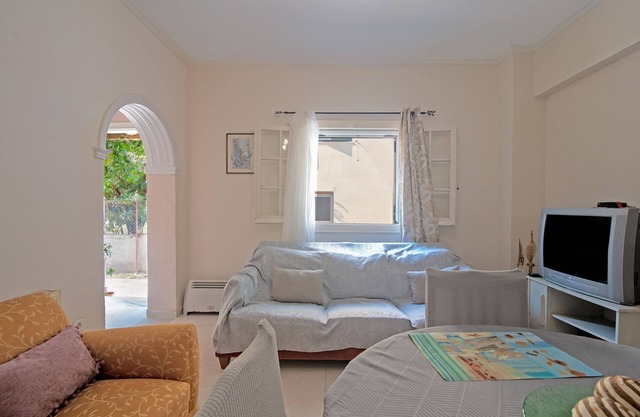 Apartment "Palaiopolis House" with Mountain View, Wi-Fi & Terrace