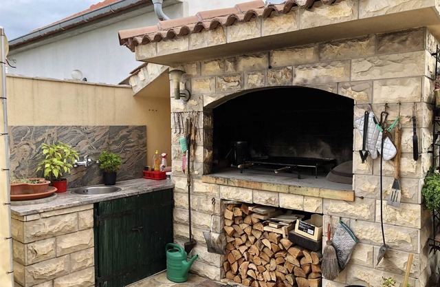 Apartment Pine with shared hot tub