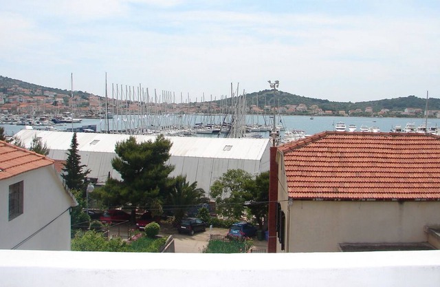 Apartment Port - great loaction and free parking: A1 Veliki(4+1) - Murter, Island Murter, Croatia