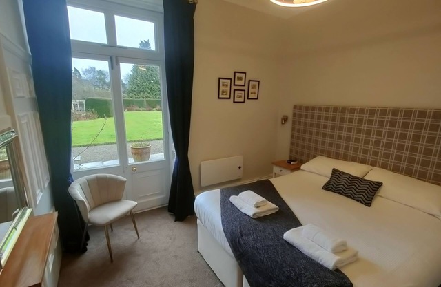 Apartment-Private Bathroom-Hambelton