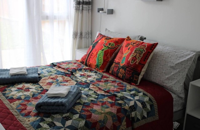 Apartment - Sleeps 4 - Garden - Parking