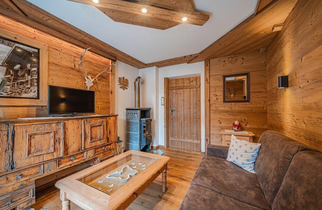 Apartment with pool near the lift