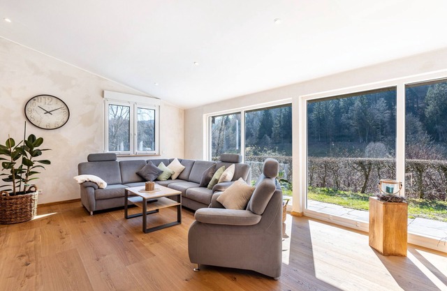 Apartment 'Wiese' with Private Terrace, Shared Garden and Wi-Fi
