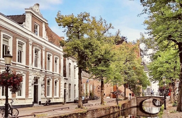 Apartment with a view of the canal in the heart of the historic center