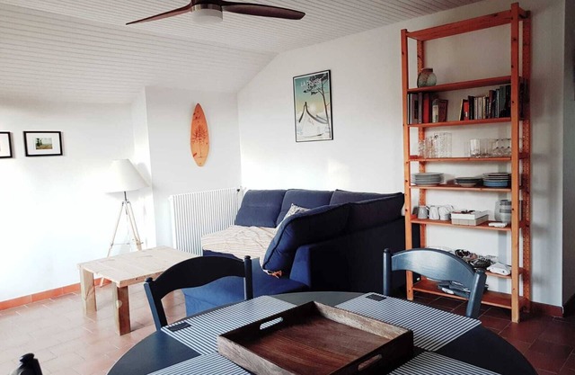 Apartment, with independent garden. 8km from the ocean