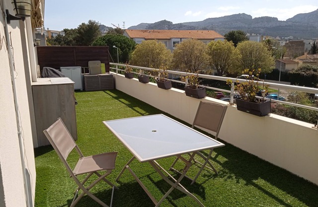 Apartment with large terrace, 5mn from Olympic center by car