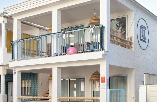 Apartment with terrace facing the sea Mr. 31A