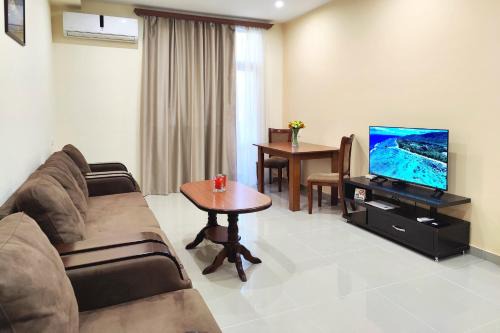 Homey Residence 