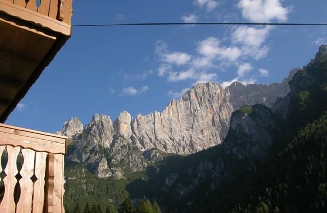 APARTMENTS IN VILLA ELENA ON THE DOLOMITES OF ALLEGHE
