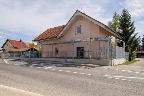 Apartments Lavrič
