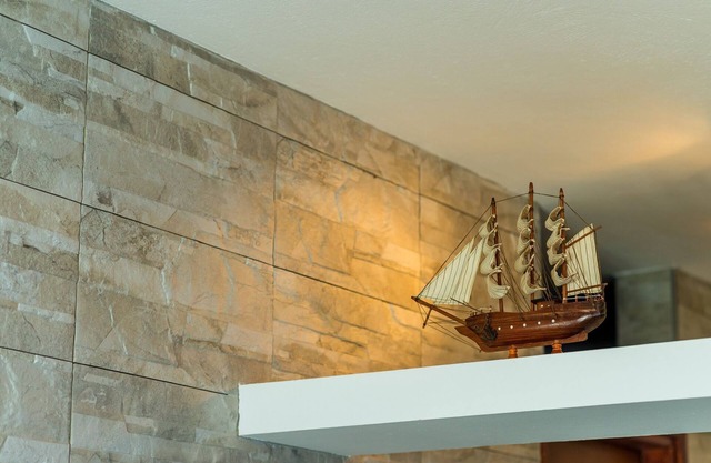 Apartments Melany - One Bedroom Apartment with Shared Terrace and Sea View