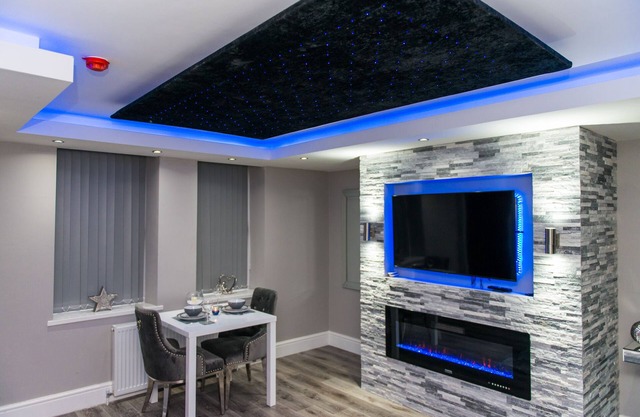 Aphrodite Suites - The Sanctuary Hot Tub SPA Suite