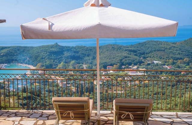 Apolis Luxury Villa - Three Bedroom Villa, Sleeps 7
