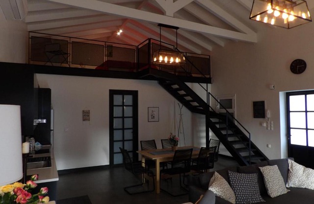 Apothiki House