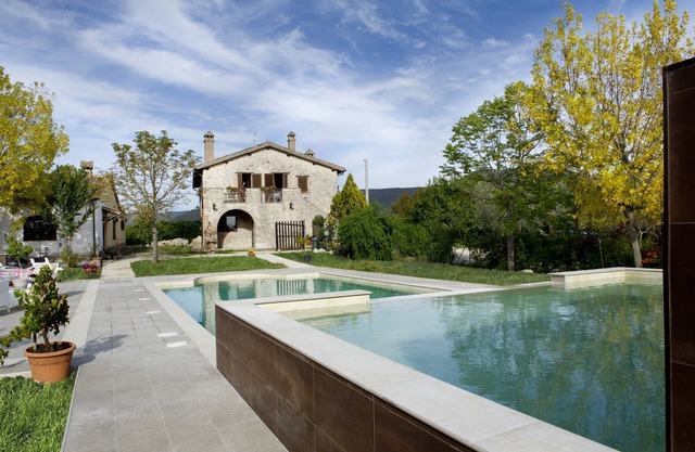 Appartamento in Casale che si Fonde con il Giardino e Piscina con Idromassaggio