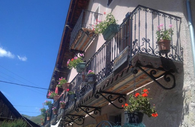 appartement gentiane 4personnes dans gite "la maison d'augustin" classé 3 étoiles,la tour,73530 st jean d'arves