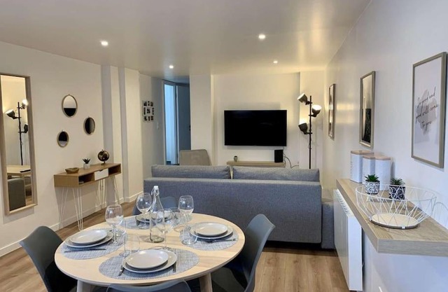 Appartement moderne avec parking gratuit