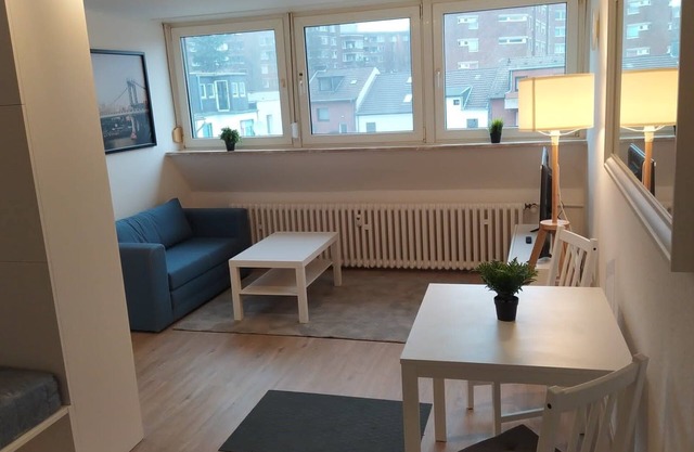 Appartement Ohne Balkon, Rechts im 3.og - Frisch Renovierte Appartements