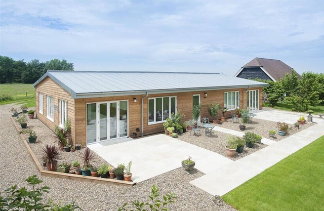 Apple Barn - Two Bedroom House, Sleeps 5