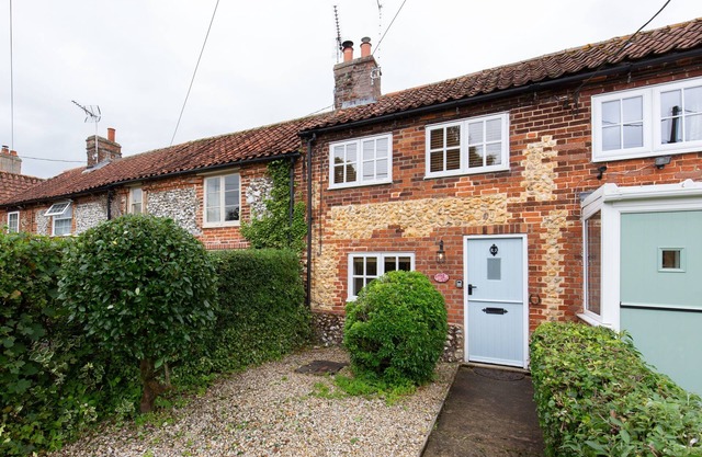 April Cottage - a self catering cottage that sleeps 4 guests in 2 bedrooms
