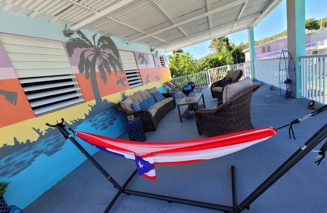 Apt w/Pool Deck & Games, 5 mins From The Beach- CU