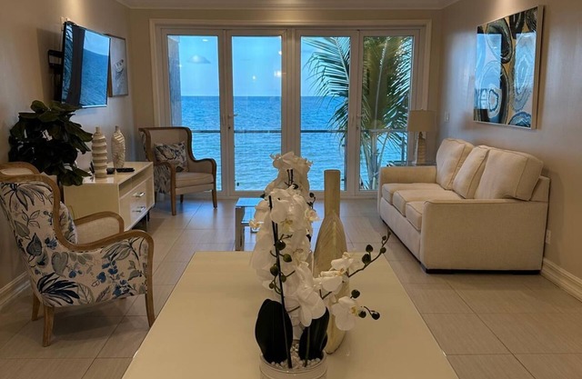 Aqua Beach Condo!