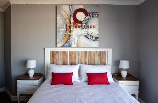AquaBliss Beachfront Apartment - Fully Equipped - Spectacular Sea View
