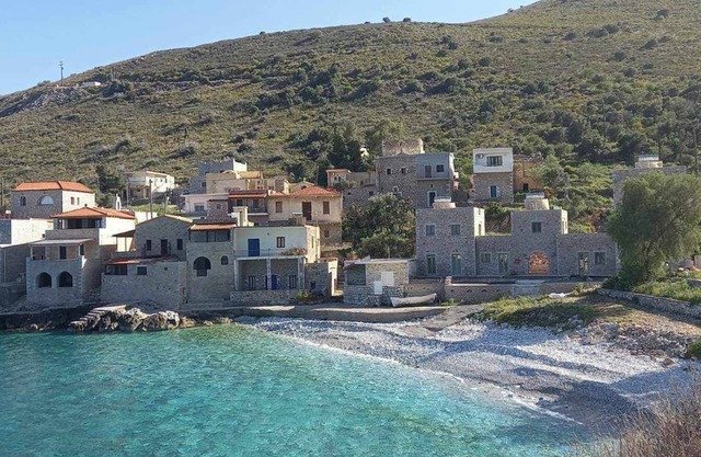 Arapis Rooms & Suites