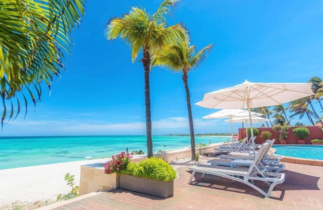 Arashi Beachfront - The best sunsets in Aruba!