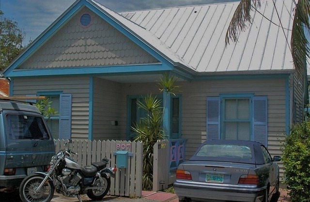 Architect's Personal Residence, Private Pool, 1 Blk. to Duval