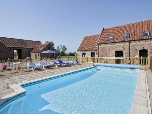 Archway Barn - E3864