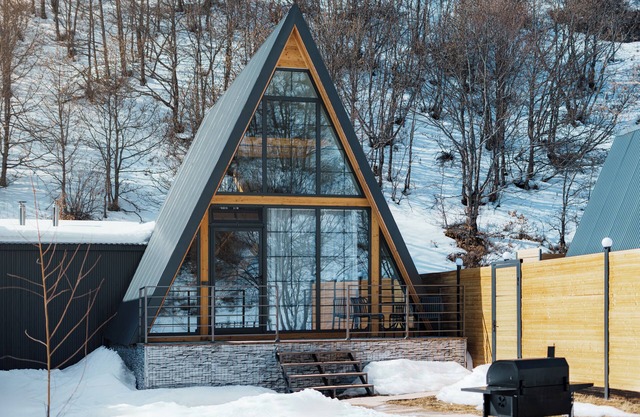 Ari Home Aghveran
