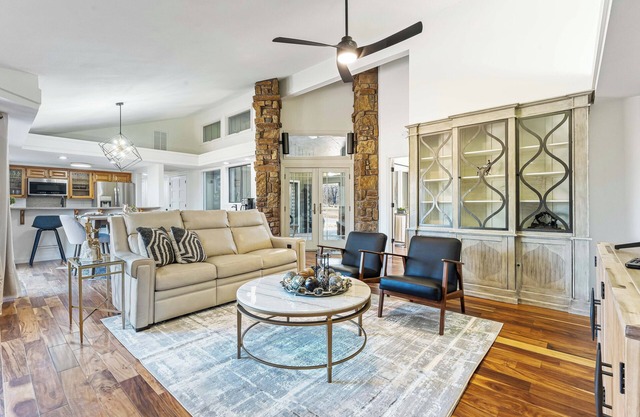 Atrium House @ Tee 16-min. from Trails & Lake