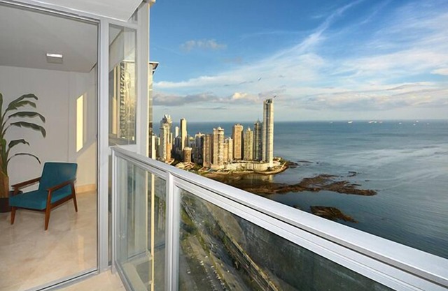 Avenida Balboa Gem! 2/2 impeccably furnished seafront apartment