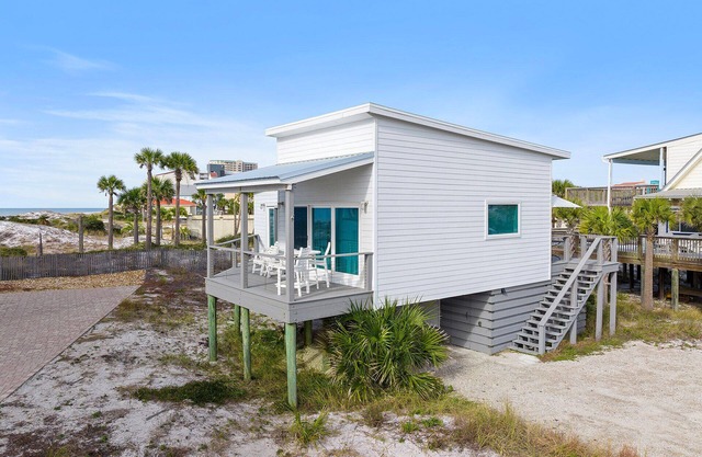 Averitts Favorite - Newly Renovated, Gulf View, Tang-O-Mar Community!