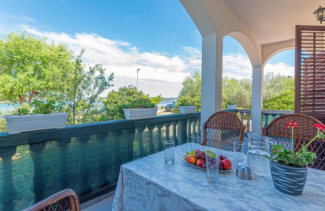 Accommodation Raslina 